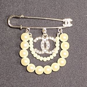 Sparkling Rhinestone and Faux Pearl Safety Pin Brooch - Silver & Cream